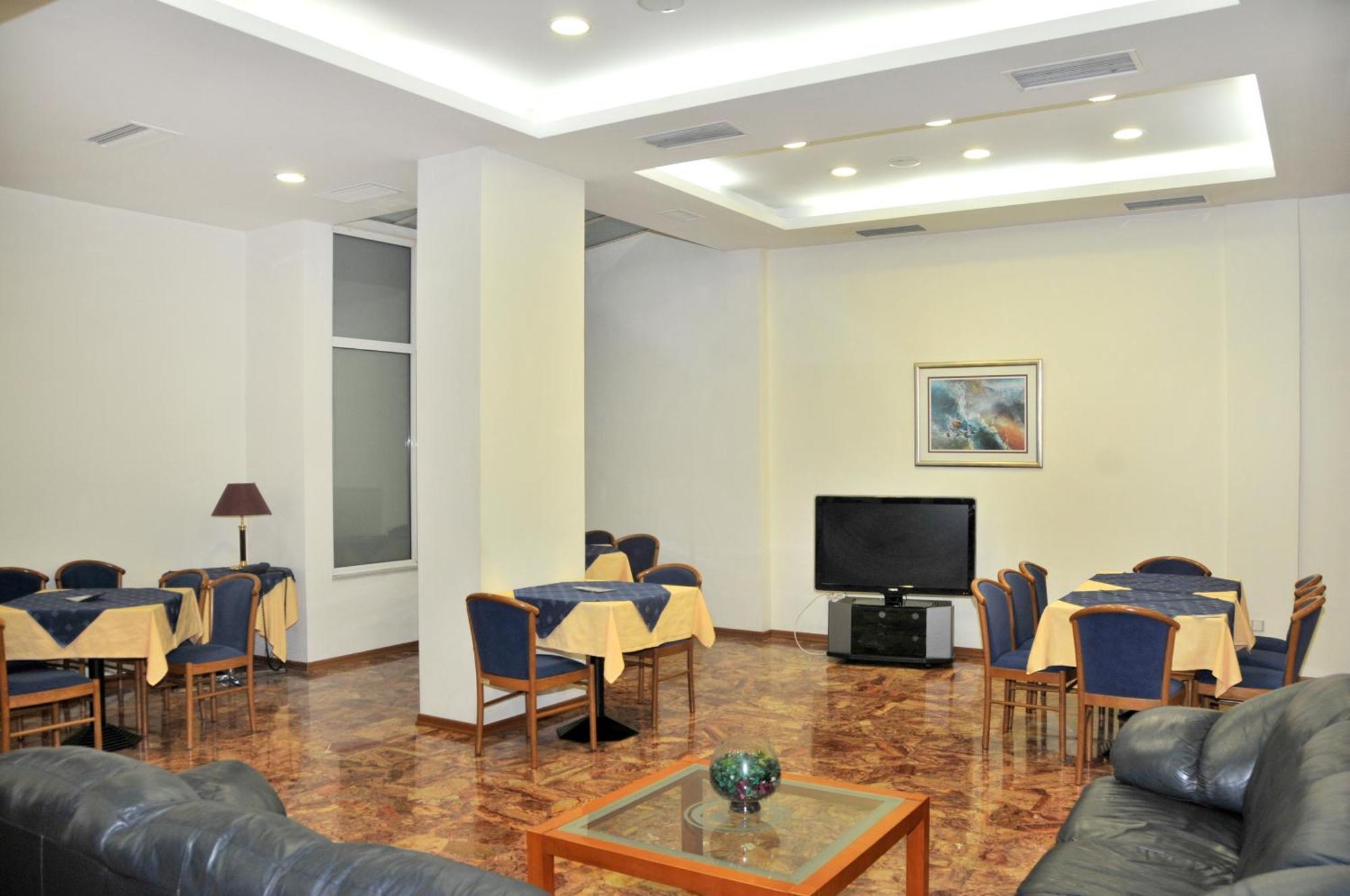Hotel Elena Lamia Bagian luar foto