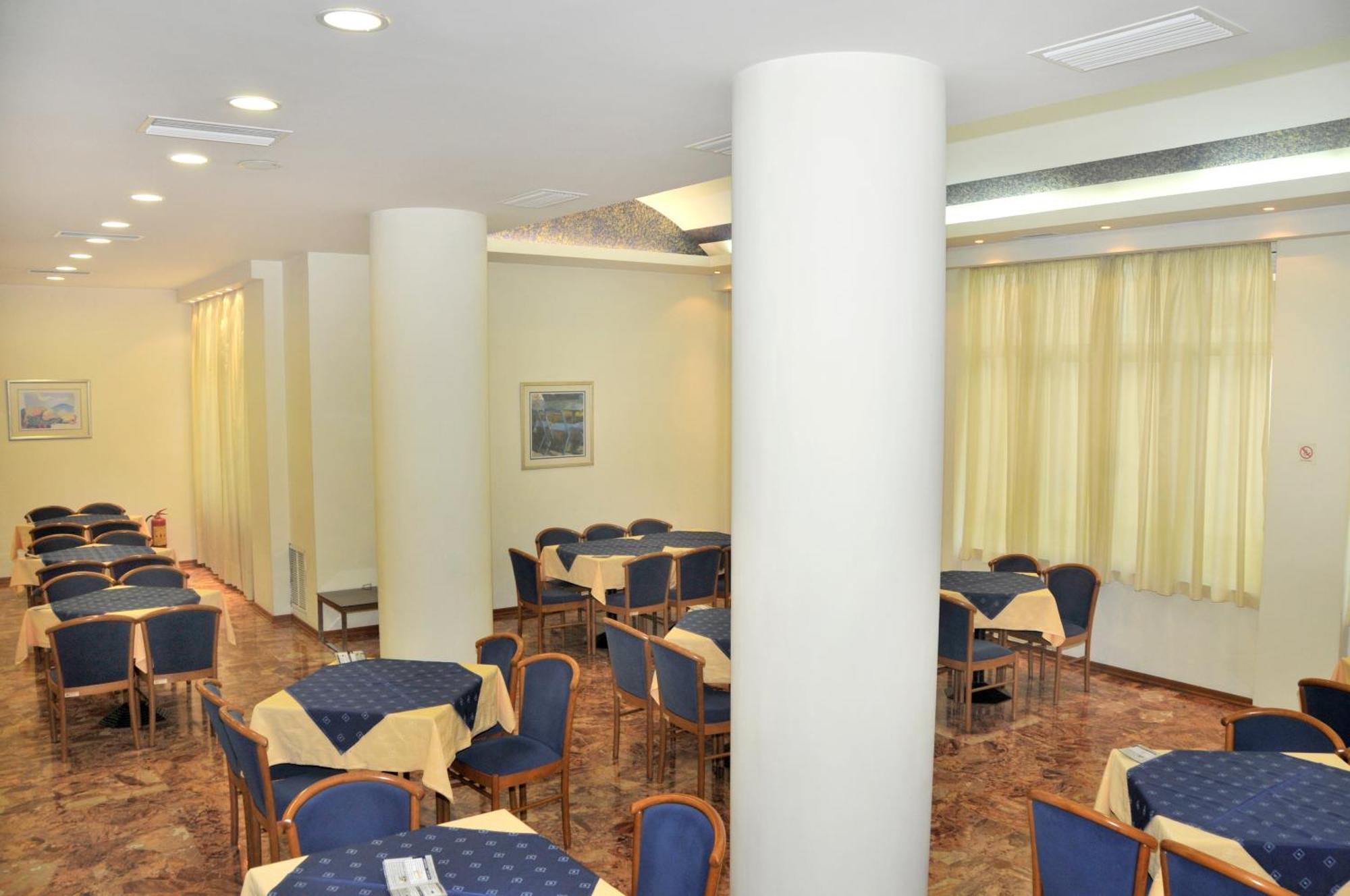 Hotel Elena Lamia Bagian luar foto